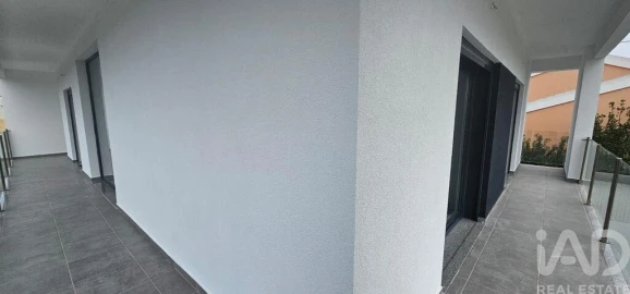 Moradia T4 para Venda em Charneca de Caparica e Sobreda