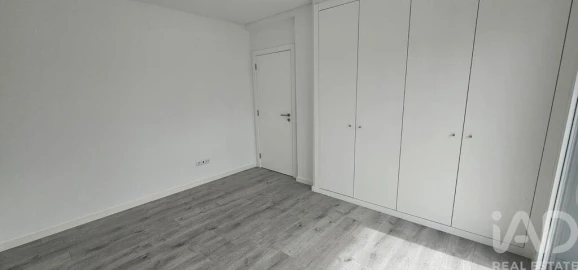 Moradia T4 para Venda em Charneca de Caparica e Sobreda
