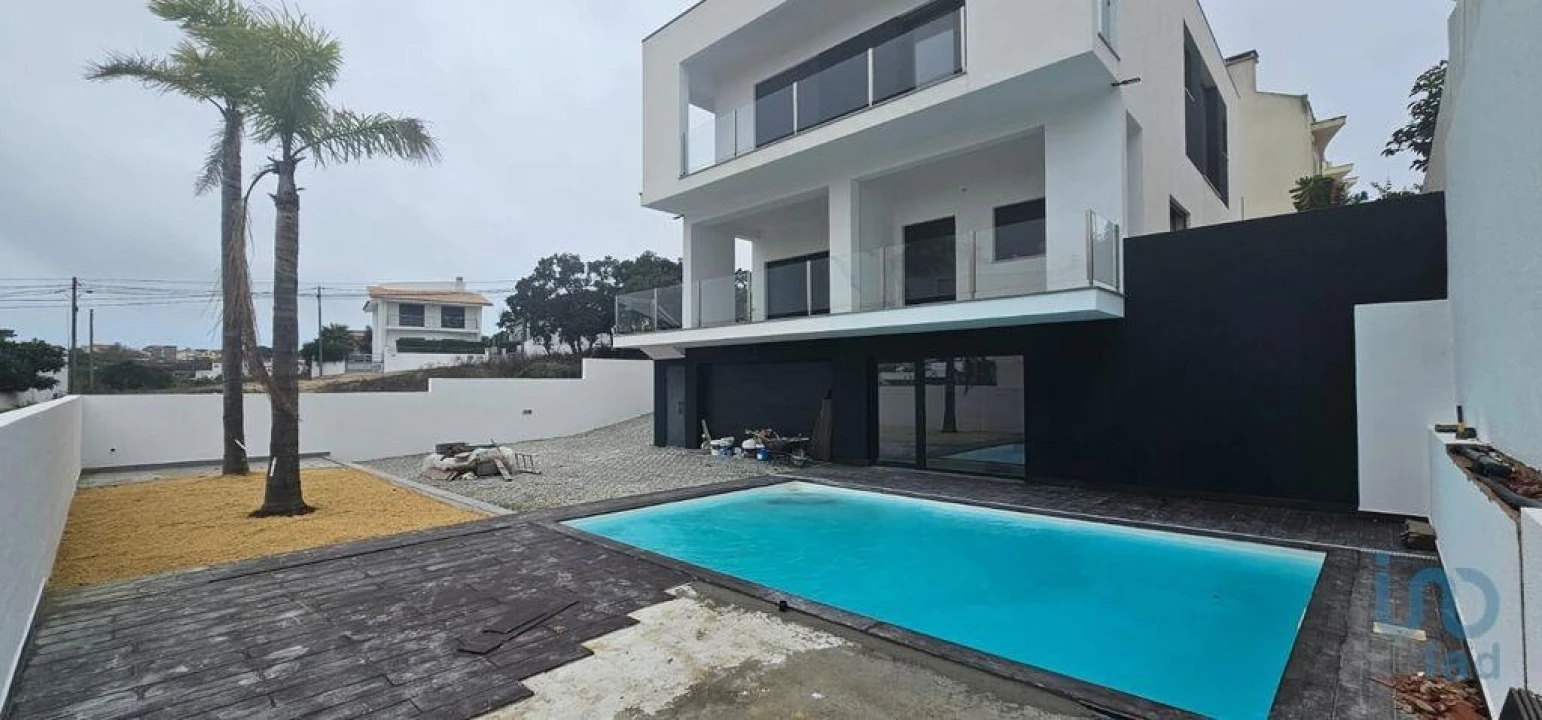 Moradia T4 para Venda em Charneca de Caparica e Sobreda Foto 1