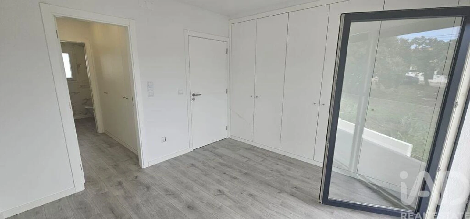 Moradia T4 para Venda em Charneca de Caparica e Sobreda Foto 16