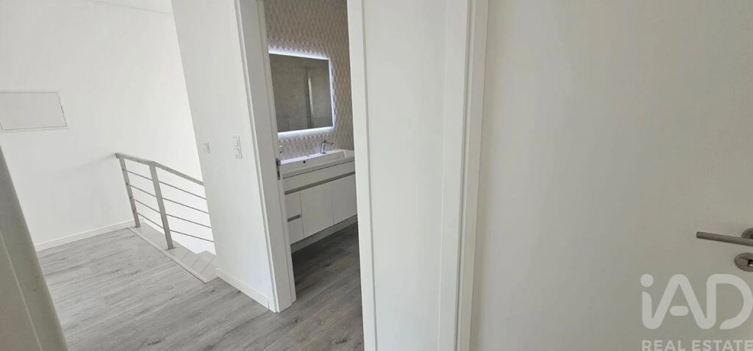 Moradia T4 para Venda em Charneca de Caparica e Sobreda Foto 26