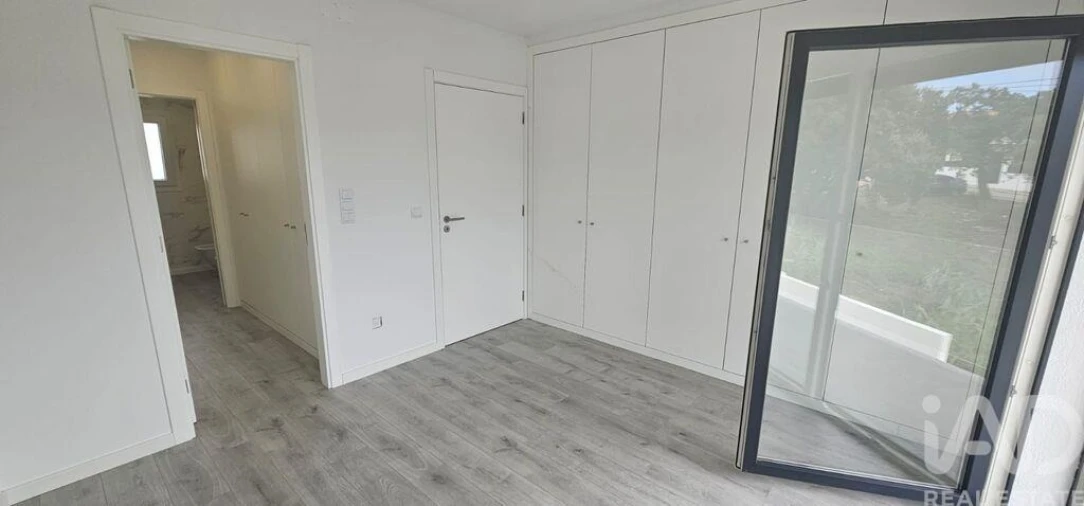 Moradia T4 para Venda em Charneca de Caparica e Sobreda Foto 16