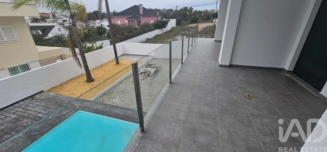 Moradia T4 para Venda em Charneca de Caparica e Sobreda Foto 18