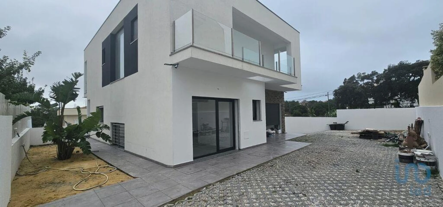 Moradia T4 para Venda em Charneca de Caparica e Sobreda Foto 4