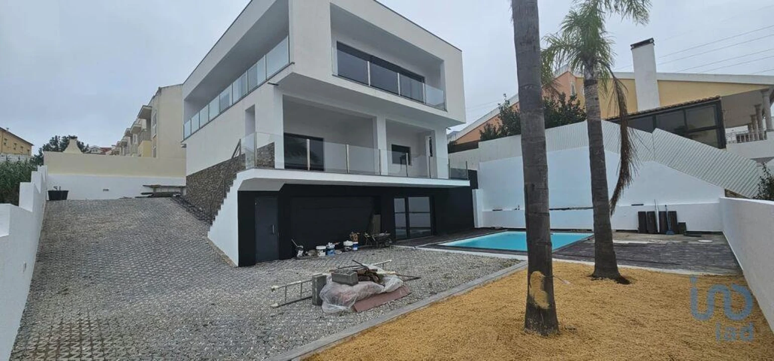 Moradia T4 para Venda em Charneca de Caparica e Sobreda Foto 3