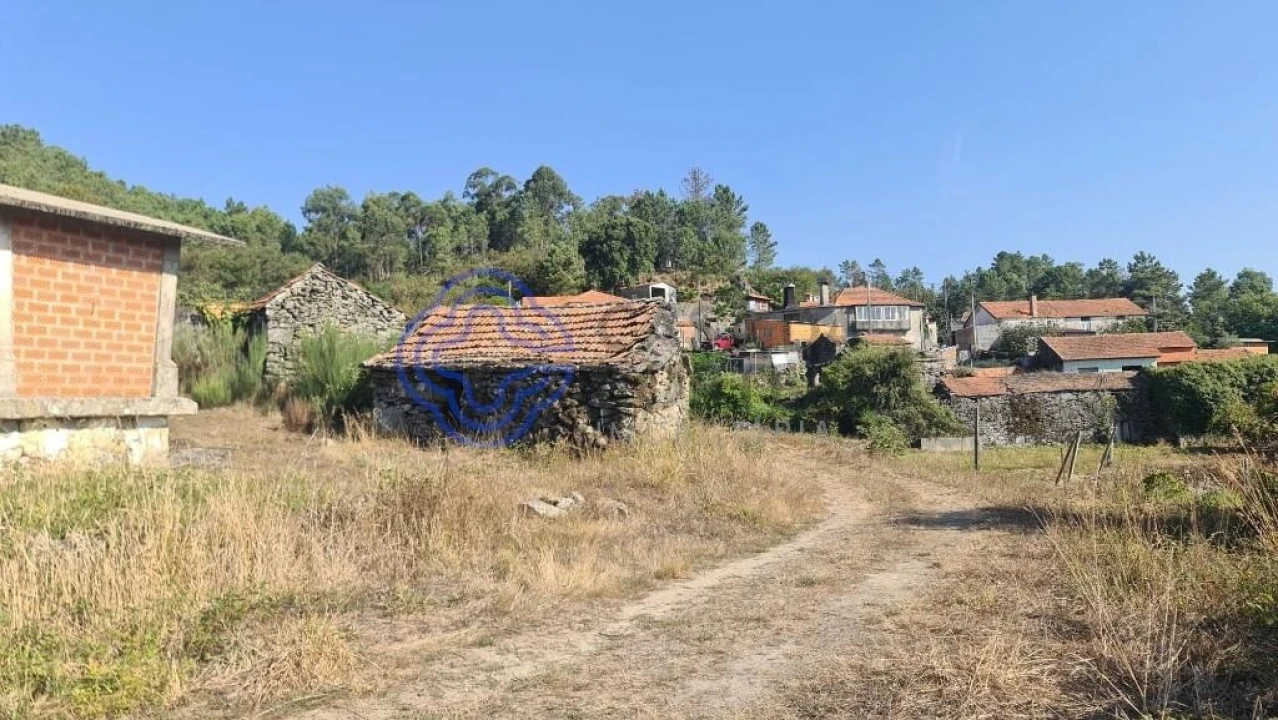 Moradia T2 para Venda em Couto de Esteves Foto 24