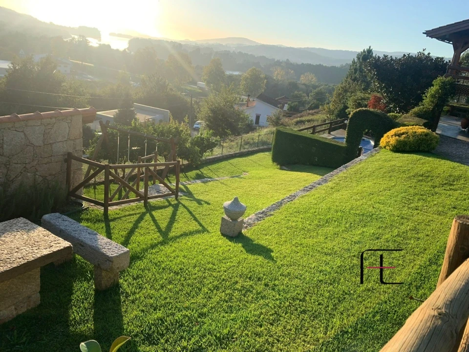 Moradia T3 para Venda em Loivo Foto 13