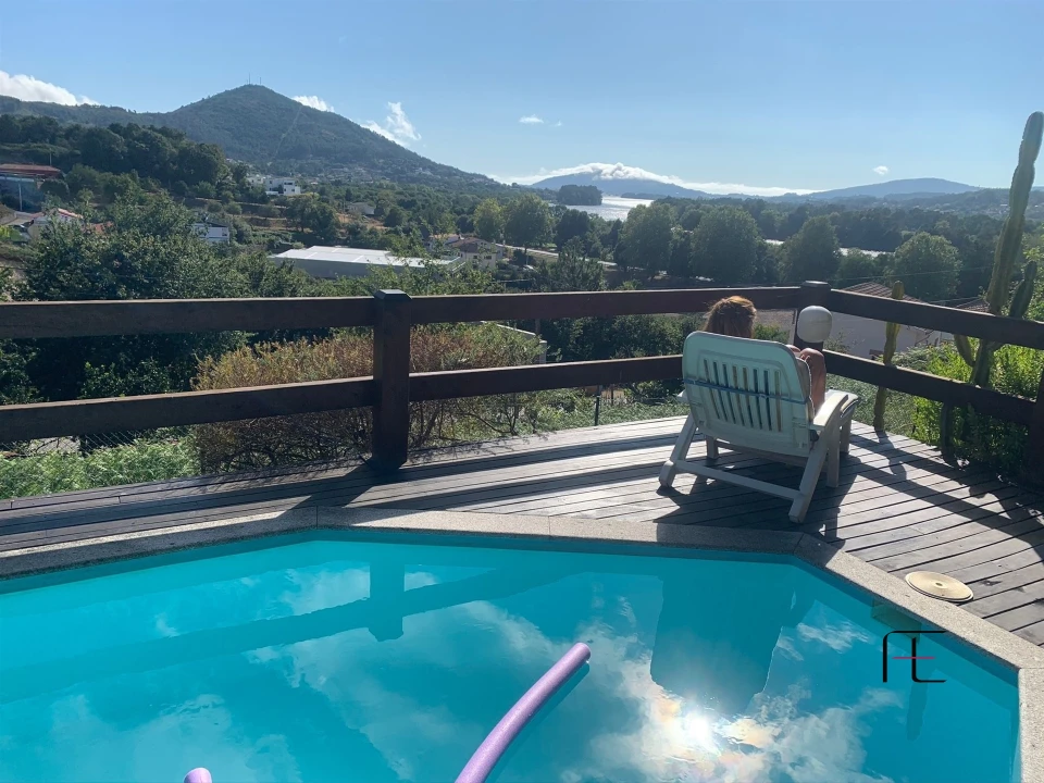 Moradia T3 para Venda em Loivo Foto 2