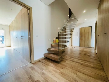 Apartamento T5 para Venda em Tavarede
