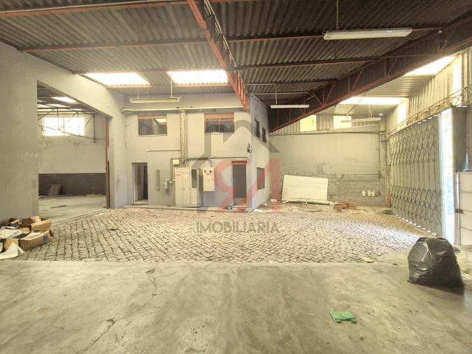 Armazém para Venda em Penamaior Foto 3