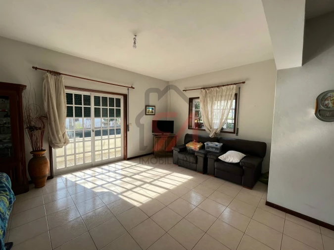 Moradia T4 para Venda em Eiriz Foto 3