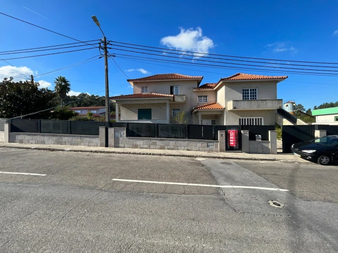 Moradia T4 para Venda em Eiriz Foto 14