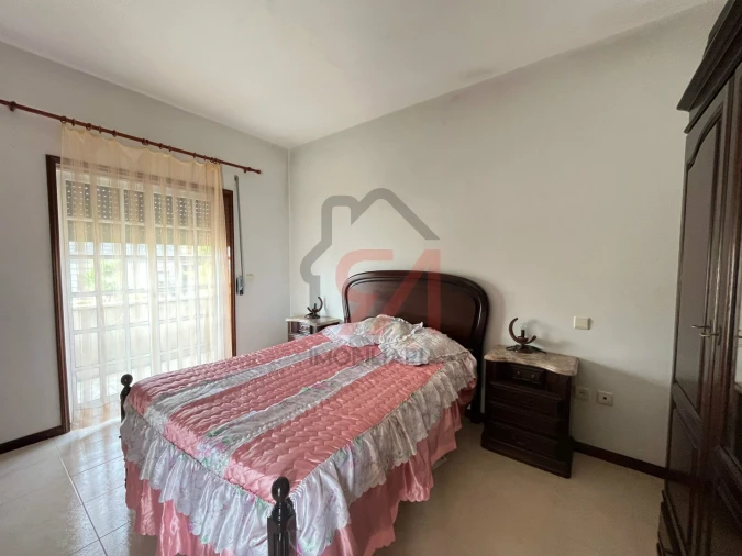 Moradia T4 para Venda em Eiriz Foto 6