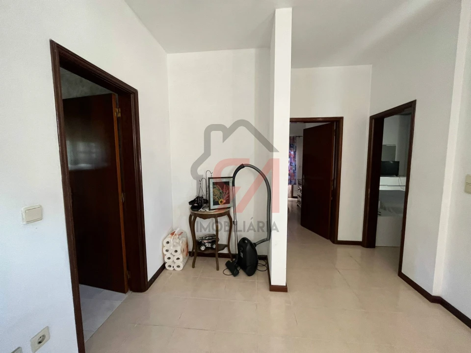 Moradia T4 para Venda em Eiriz Foto 4