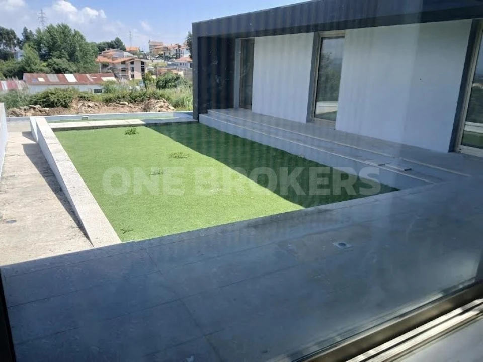 Moradia T4 para Venda em Argoncilhe Foto 18