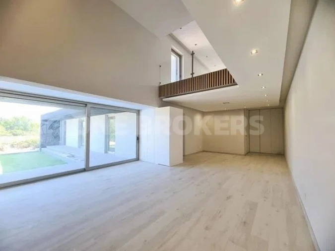 Moradia T4 para Venda em Argoncilhe Foto 6