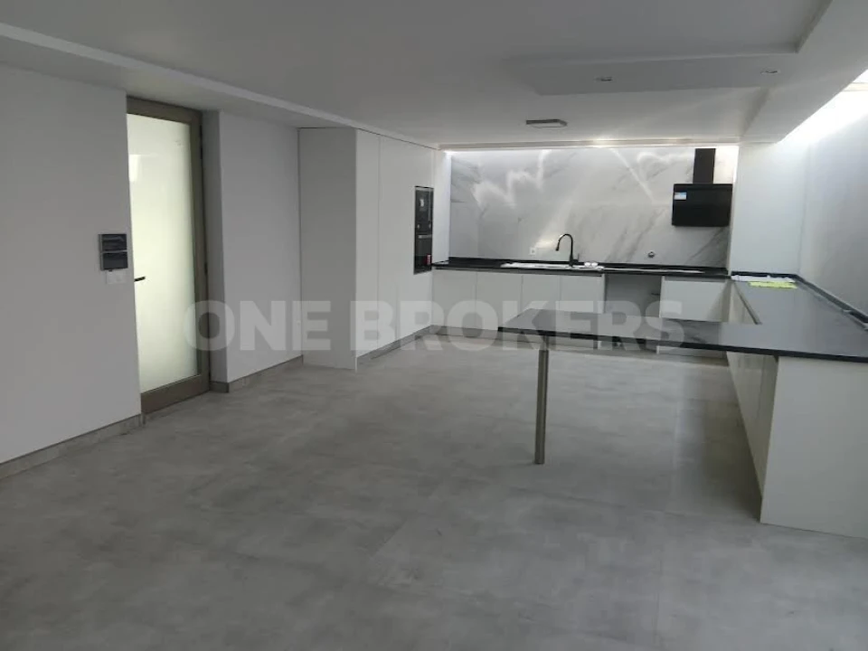 Moradia T4 para Venda em Argoncilhe Foto 8