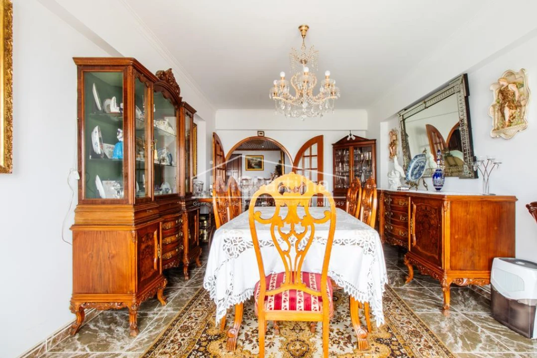 Apartamento T4 para Venda em Algueirão-Mem Martins Foto 13