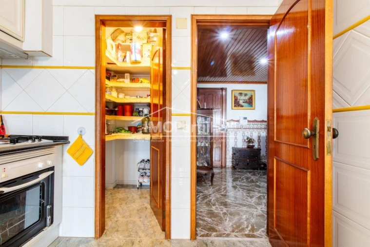 Apartamento T4 para Venda em Algueirão-Mem Martins Foto 8