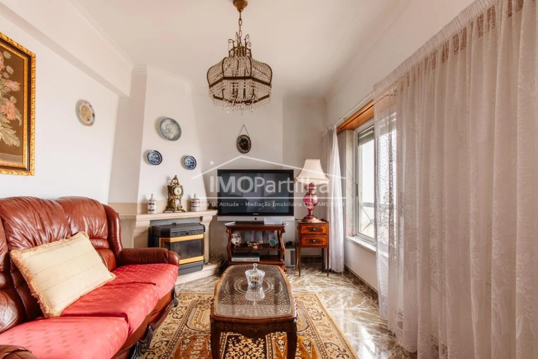 Apartamento T4 para Venda em Algueirão-Mem Martins Foto 15