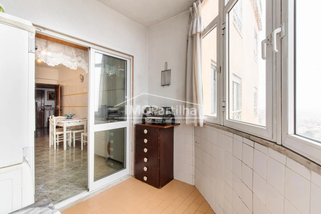 Apartamento T4 para Venda em Algueirão-Mem Martins Foto 7