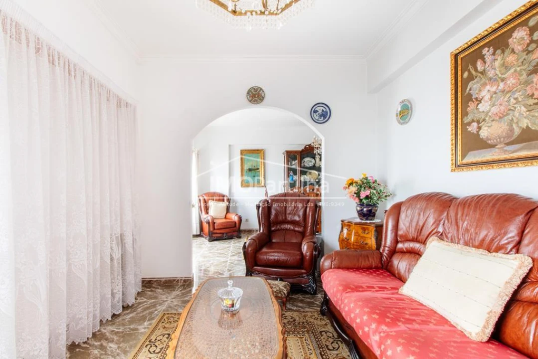 Apartamento T4 para Venda em Algueirão-Mem Martins Foto 17