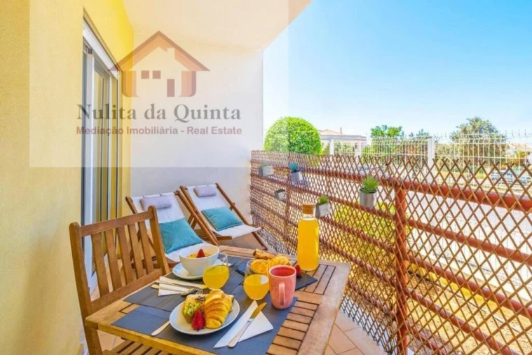 Apartamento T2 para Arrendamento férias em Guia Foto 2