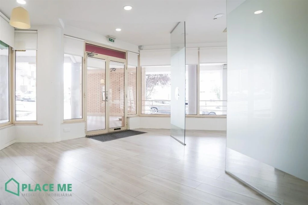 Loja para Arrendamento em São Vicente (Braga) Foto 14