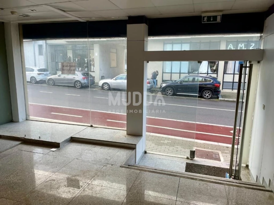Loja para Arrendamento em Espinho Foto 6