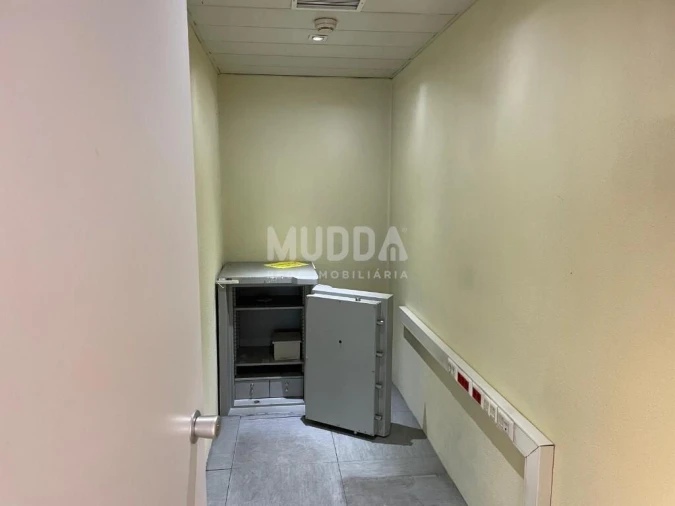 Loja para Arrendamento em Espinho Foto 4