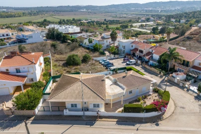 Moradia T4 para Venda em Lagos (São Sebastião e Santa Maria)