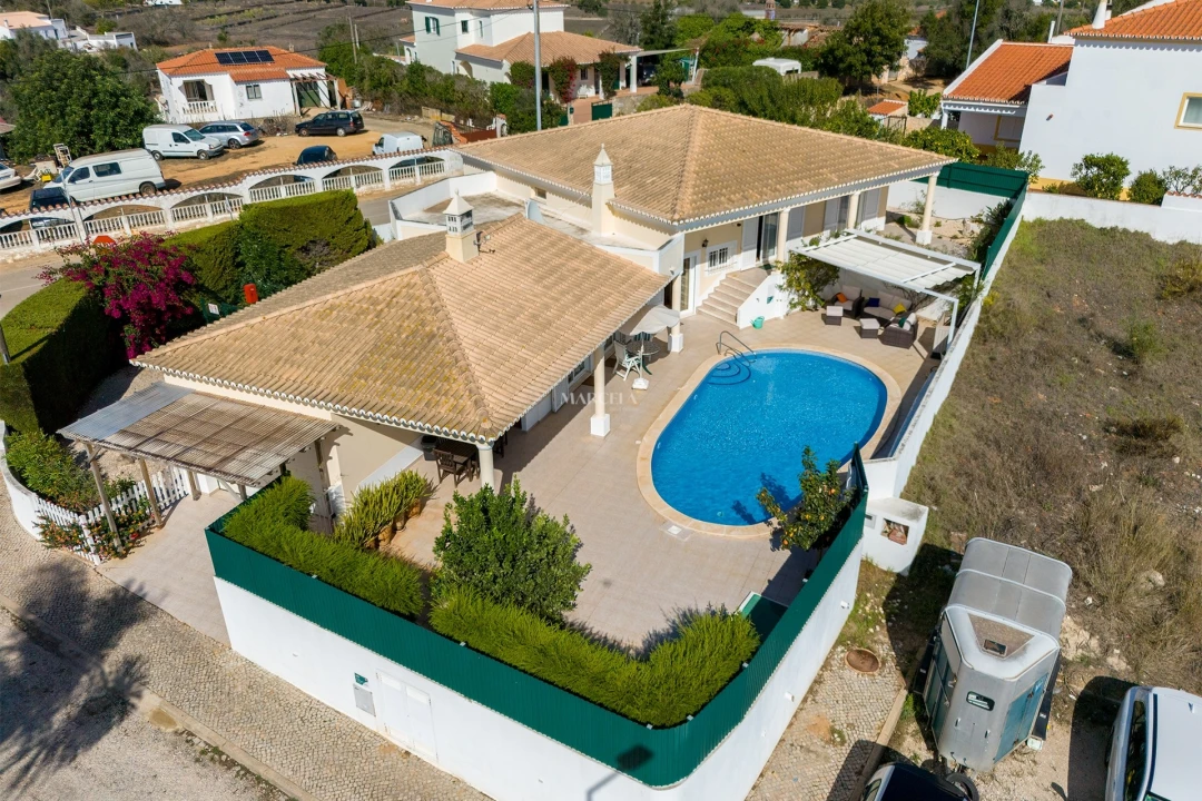 Moradia T4 para Venda em Lagos (São Sebastião e Santa Maria) Foto 5