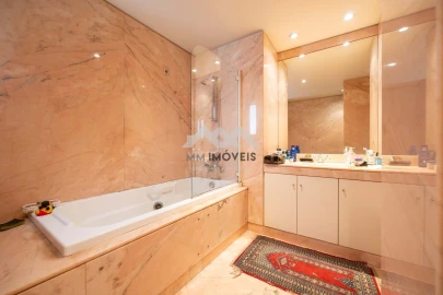 Apartamento T3 para Venda em Aldoar, Foz do Douro e Nevogilde