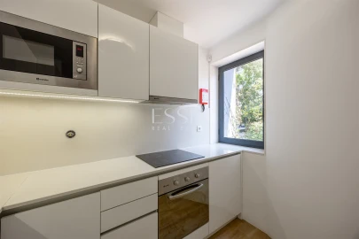 Apartamento T2 para Arrendamento em Lordelo do Ouro e Massarelos