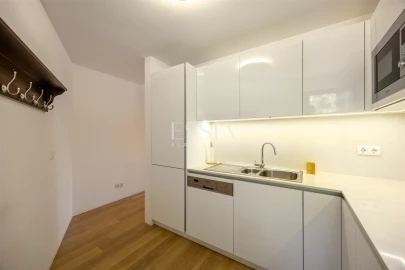 Apartamento T2 para Arrendamento em Lordelo do Ouro e Massarelos