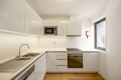 Apartamento T2 para Arrendamento em Lordelo do Ouro e Massarelos