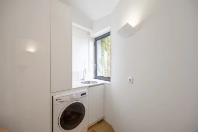 Apartamento T2 para Arrendamento em Lordelo do Ouro e Massarelos