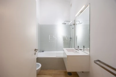 Apartamento T2 para Arrendamento em Lordelo do Ouro e Massarelos
