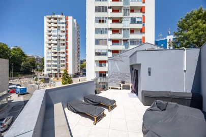 Apartamento T2 para Arrendamento em Lordelo do Ouro e Massarelos