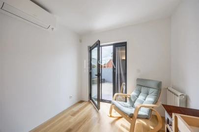 Apartamento T2 para Arrendamento em Lordelo do Ouro e Massarelos