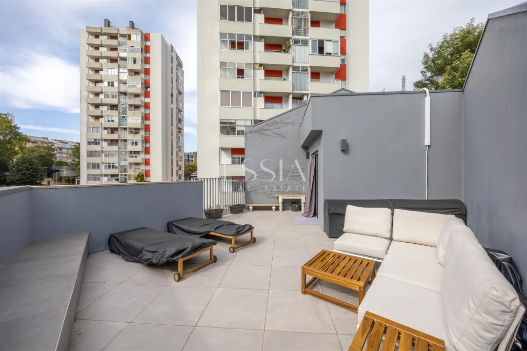 Apartamento T2 para Arrendamento em Lordelo do Ouro e Massarelos Foto 2