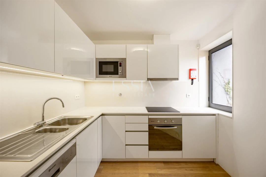 Apartamento T2 para Arrendamento em Lordelo do Ouro e Massarelos Foto 8
