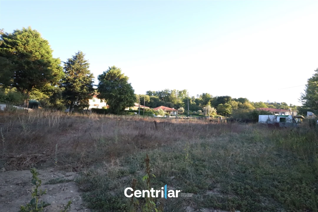 Terreno para Venda em Repeses e São Salvador Foto 1