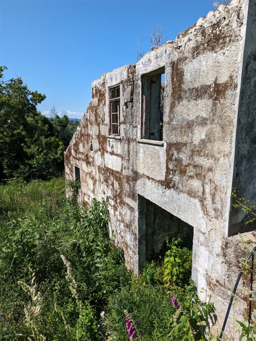 Moradia T4 para Venda em Covelas Foto 9