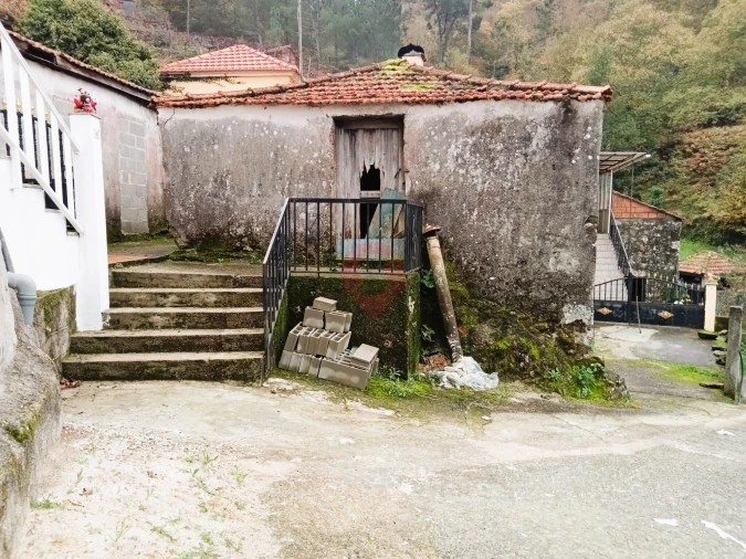 Moradia T2 para Venda em Riba de Mouro Foto 1