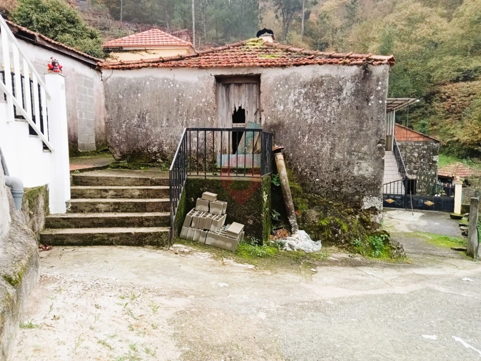 Moradia T2 para Venda em Riba de Mouro Foto 1