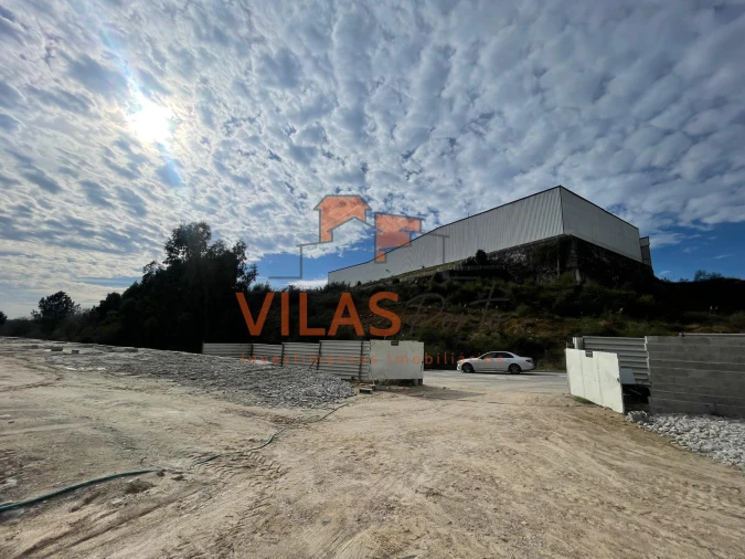Armazém para Venda em Lordelo Foto 13
