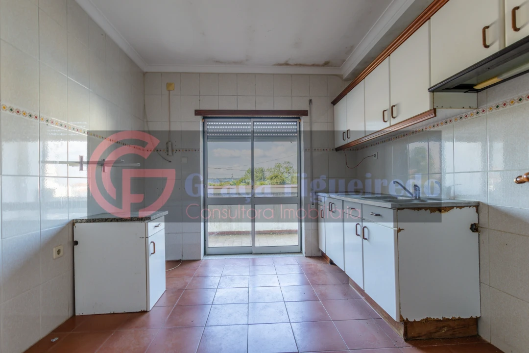 Apartamento T3 para Venda em Santa Comba Dão e Couto do Mosteiro Foto 6