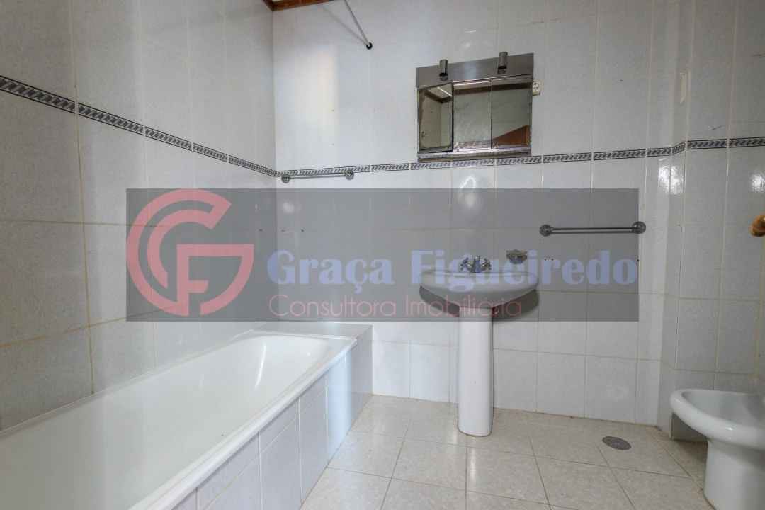 Apartamento T3 para Venda em Santa Comba Dão e Couto do Mosteiro Foto 8