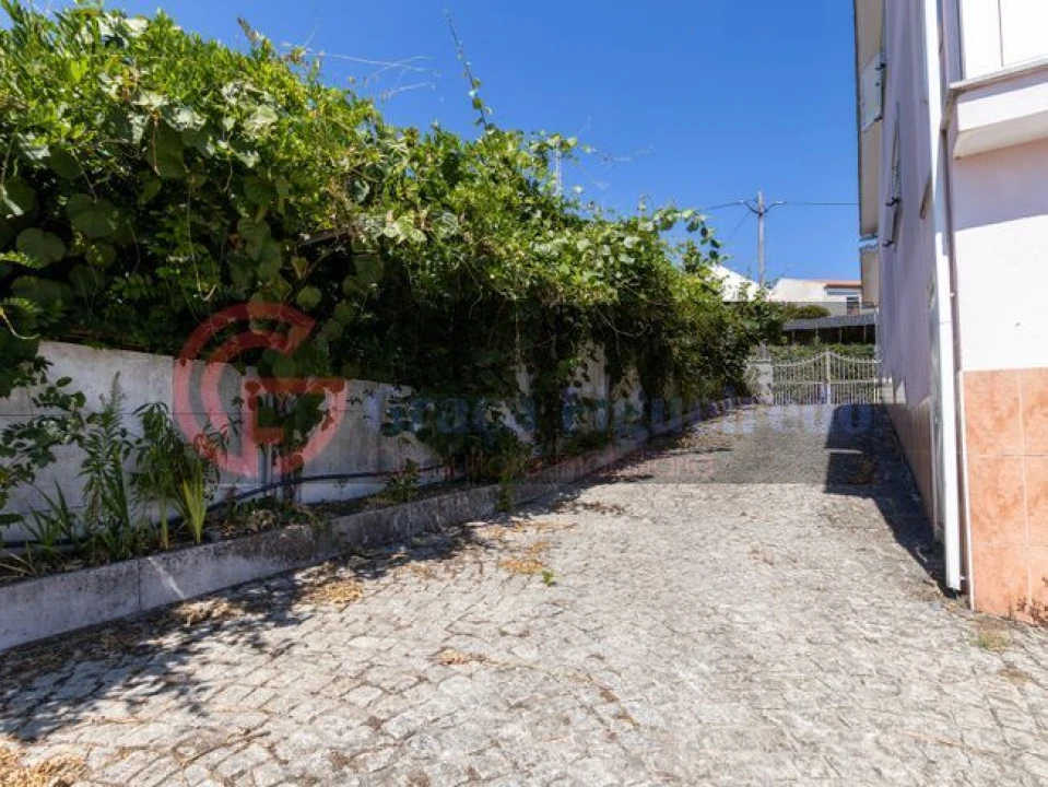Moradia T3 para Venda em Santa Comba Dão e Couto do Mosteiro Foto 12